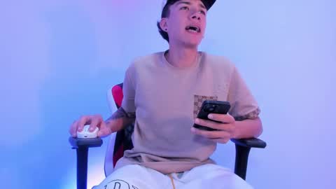 Max online show from November 2025 12:53:02 AM