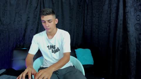 MAX     online show from December 2024 09:22:01 AM