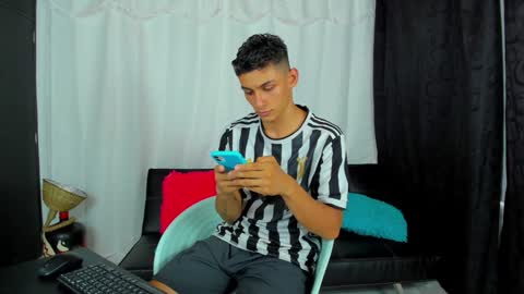 MAX     online show from January 2025 03:43:01 PM