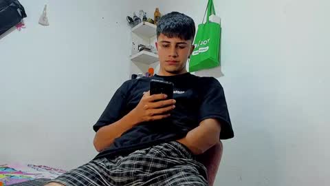 Snapshot of maxbigcock2025 chatting on January 2025 06:58:02 AM Max online show from January 2025 06:58:02 AM