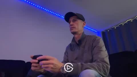 Snapshot of maxbose666 chatting on November 2025 11:01:02 AM Max online show from November 2025 11:01:02 AM