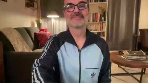 Snapshot of maxbow chatting on February 2025 10:34:01 PM Max Mikado online show from February 2025 10:34:01 PM