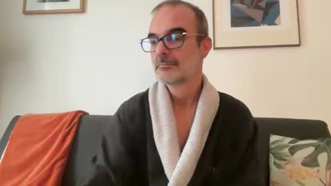 Snapshot of maxbow chatting on November 2025 01:55:01 PM Max Mikado online show from November 2025 01:55:01 PM