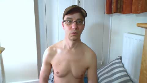 Max Davies online show from March 2026 06:46:02 PM