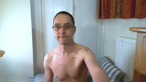 Max Davies online show from April 2026 11:57:01 AM