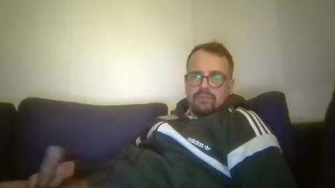 maxhorn591 online show from April 2026 09:20:02 PM