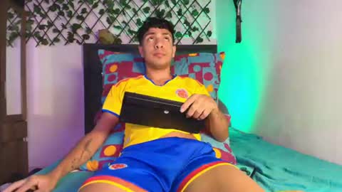 Snapshot of maxi_and_evan chatting on June 2026 11:26:02 AM maxi_and_evan online show from June 2026 11:26:02 AM