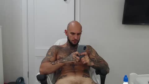 Snapshot of maxi_foxxx chatting on July 2026 03:32:01 AM Maximus Fox online show from July 2026 03:32:01 AM
