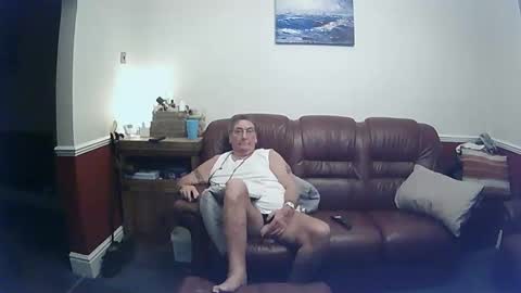 Snapshot of maxi_johnes chatting on December 2024 08:04:01 PM MAX online show from December 2024 08:04:01 PM