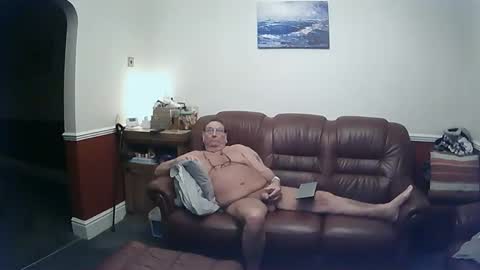 Snapshot of maxi_johnes chatting on December 2024 08:03:02 PM MAX online show from December 2024 08:03:02 PM