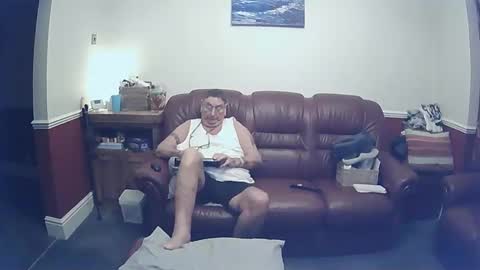 Snapshot of maxi_johnes chatting on December 2024 08:39:02 PM MAX online show from December 2024 08:39:02 PM