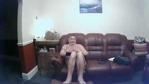 Snapshot of maxi_johnes chatting on December 2024 02:42:01 AM MAX online show from December 2024 02:42:01 AM