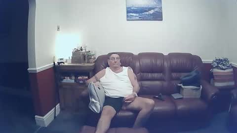 Snapshot of maxi_johnes chatting on December 2024 09:28:02 PM MAX online show from December 2024 09:28:02 PM
