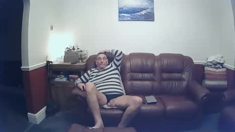 Snapshot of maxi_johnes chatting on January 2025 10:13:01 PM MAX online show from January 2025 10:13:01 PM