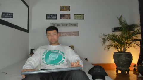 MAXI      online show from April 2026 10:37:02 PM