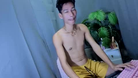 Reyn online show from October 2025 05:08:01 AM