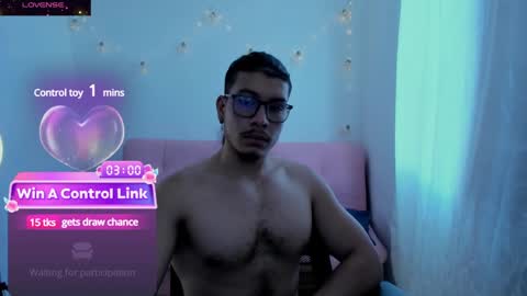 Snapshot of maxifit_ chatting on January 2025 01:56:01 PM Mikael online show from January 2025 01:56:01 PM
