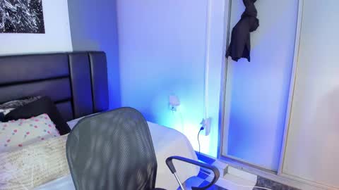 Maximo Wolf online show from February 2025 03:52:02 AM