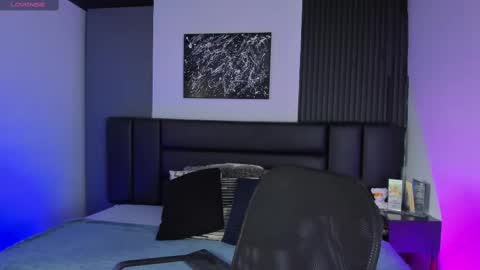 Maximo Wolf online show from March 2025 09:00:02 PM