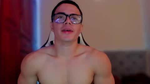 Snapshot of maxiimus__ chatting on January 2025 08:04:01 PM Maximus online show from January 2025 08:04:01 PM