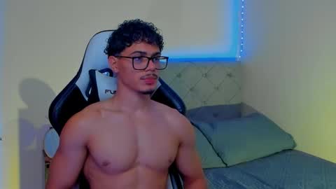 Snapshot of maxiimus__ chatting on September 2025 01:31:02 AM Maximus online show from September 2025 01:31:02 AM