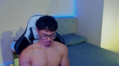 Snapshot of maxiimus__ chatting on September 2025 12:25:01 AM Maximus online show from September 2025 12:25:01 AM