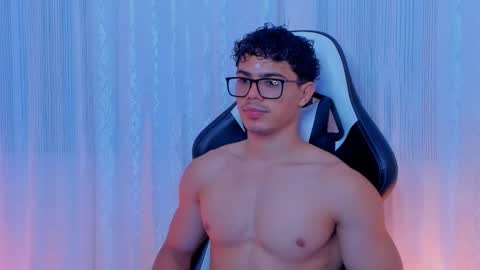 Snapshot of maxiimus__ chatting on October 2025 06:09:01 AM Maximus online show from October 2025 06:09:01 AM