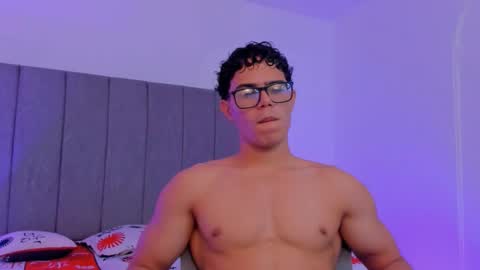 Snapshot of maxiimus__ chatting on October 2025 06:32:01 AM Maximus online show from October 2025 06:32:01 AM