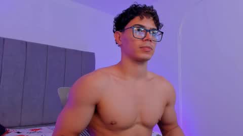 Snapshot of maxiimus__ chatting on October 2025 04:57:01 PM Maximus online show from October 2025 04:57:01 PM