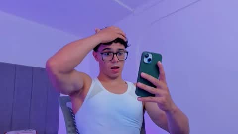 Snapshot of maxiimus__ chatting on November 2025 05:50:02 AM Maximus online show from November 2025 05:50:02 AM