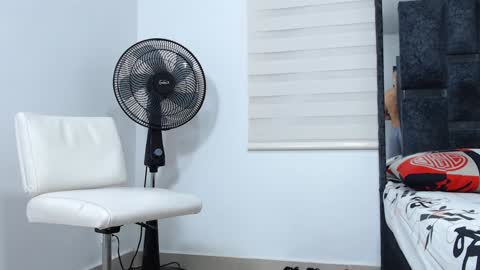 Snapshot of maximo_sebastian chatting on December 2024 01:40:02 AM Maximo Sebastian online show from December 2024 01:40:02 AM