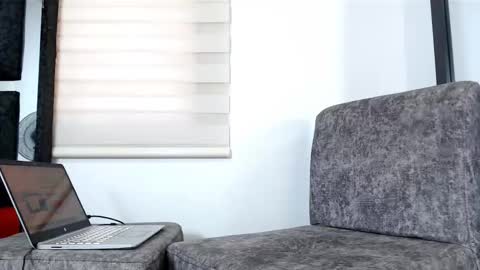 Maximo Sebastian online show from December 2025 07:44:01 PM