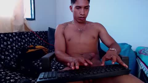 Snapshot of maximo_vega_new chatting on December 2024 06:39:01 PM Maximo Aron Vega online show from December 2024 06:39:01 PM