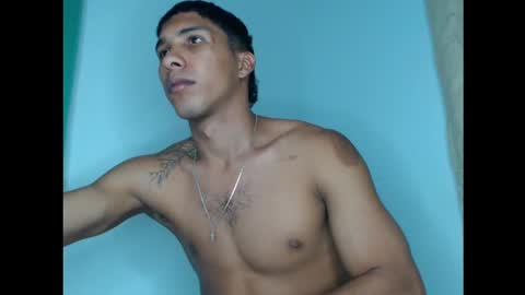 Snapshot of maximo_vega_new chatting on December 2024 02:02:01 AM Maximo Aron Vega online show from December 2024 02:02:01 AM