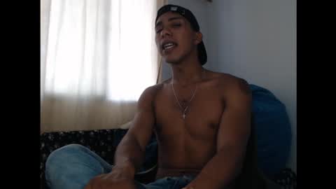 Snapshot of maximo_vega_new chatting on December 2024 06:14:01 PM Maximo Aron Vega online show from December 2024 06:14:01 PM