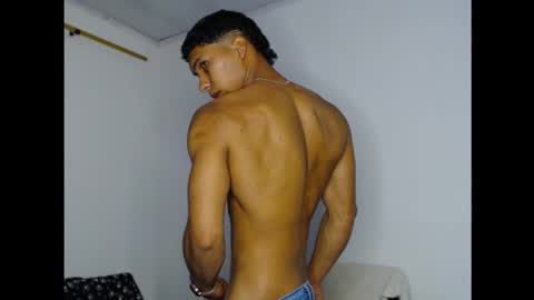 Snapshot of maximo_vega_new chatting on December 2024 01:34:01 AM Maximo Aron Vega online show from December 2024 01:34:01 AM