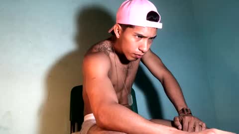 Snapshot of maximo_vega_new chatting on January 2025 06:35:01 AM Maximo Aron Vega online show from January 2025 06:35:01 AM