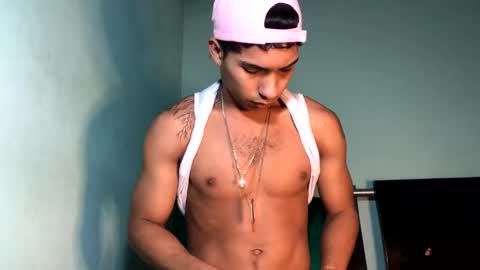 Snapshot of maximo_vega_new chatting on February 2025 05:09:01 AM Maximo Aron Vega online show from February 2025 05:09:01 AM