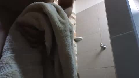 Snapshot of maximohoot chatting on December 2024 06:05:01 PM Sebastian online show from December 2024 06:05:01 PM