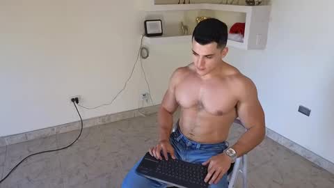 Snapshot of maximohoot chatting on December 2024 09:09:02 PM Sebastian online show from December 2024 09:09:02 PM