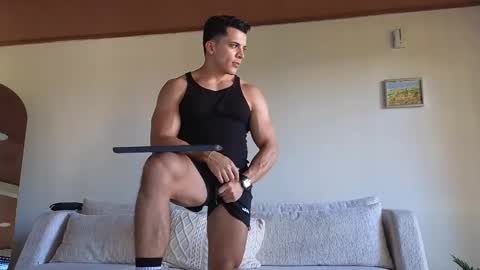 Snapshot of maximohoot chatting on February 2025 09:51:01 PM Sebastian online show from February 2025 09:51:01 PM