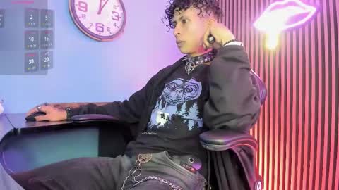 Snapshot of maximoking26 chatting on February 2026 04:10:02 AM MAXIMO online show from February 2026 04:10:02 AM