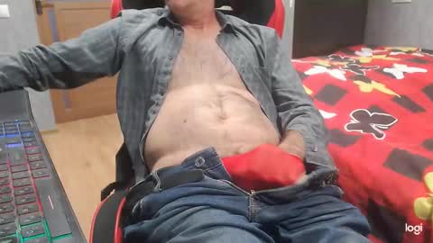 maximus3334 online show from October 2025 10:22:02 AM