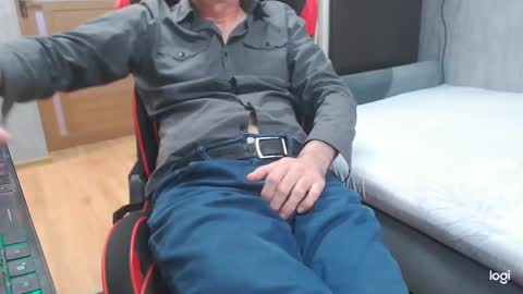 maximus3334 online show from March 2026 12:16:02 PM