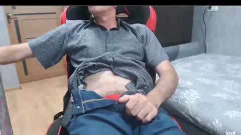 Snapshot of maximus3334 chatting on August 2026 08:33:01 PM maximus3334 online show from August 2026 08:33:01 PM