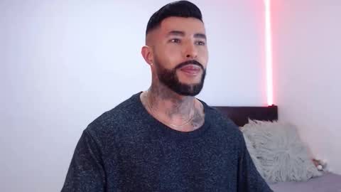 Independent Model online show from October 2025 02:23:02 AM