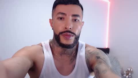 Independent Model online show from November 2025 03:49:02 AM