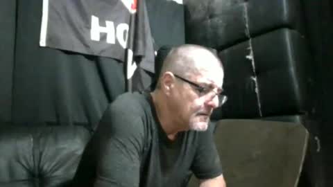 Max online show from December 2025 01:14:01 AM