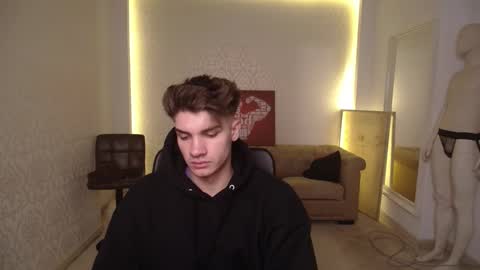 Snapshot of maxkaiden chatting on March 2025 05:09:01 AM MaxKaiden online show from March 2025 05:09:01 AM