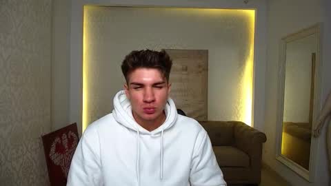 Snapshot of maxkaiden chatting on October 2025 06:43:02 AM MaxKaiden online show from October 2025 06:43:02 AM